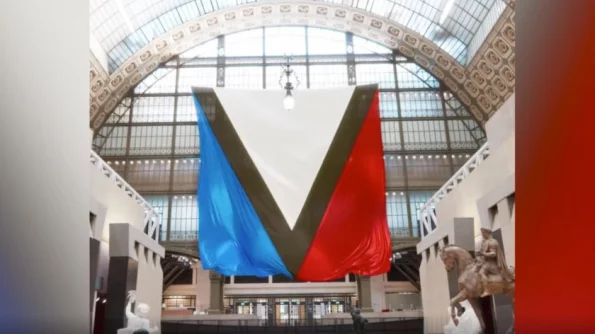 После обвинения в поддержке РФ модный дом Louis Vuitton призвал украинцев учить географию