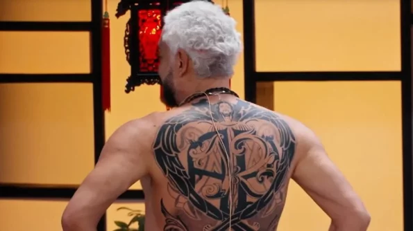 Филипп Киркоров набил татуировки во всю спину и на обеих руках