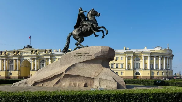 В Санкт-Петербурге вандалы осквернили памятник «Медный всадник»