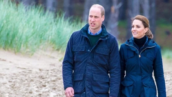 Кейт Миддлтон замечена на прогулке с принцем Уильямом впервые после операции