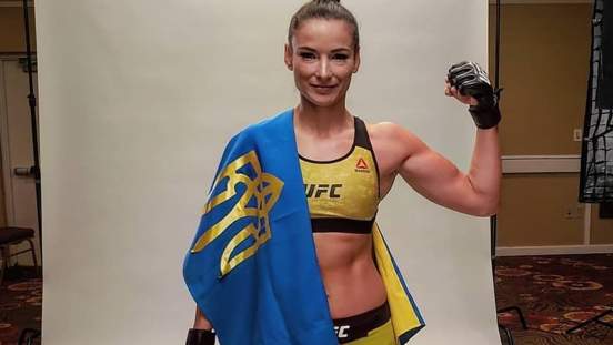 Украинская звезда UFC Марина Мороз поделилась откровенным снимком в бикини