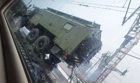 Колонны российской военной техники стягиваются под Ростовом около границы с Украиной