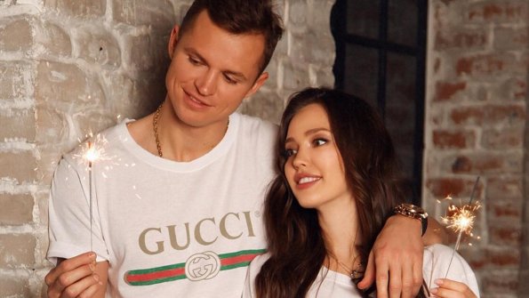 Футболист Дмитрий Тарасов и модель Анастасия Костенко ждут третьего ребенка