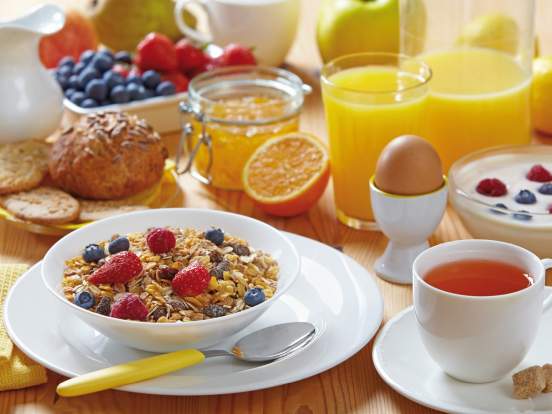 Диетологи раскрыли секрет полезного завтрака и назвали лучшие сочетания продуктов