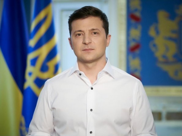 Зеленский заявил, что Украина делает все для возвращения Крыма и защиты прав "обиженных"