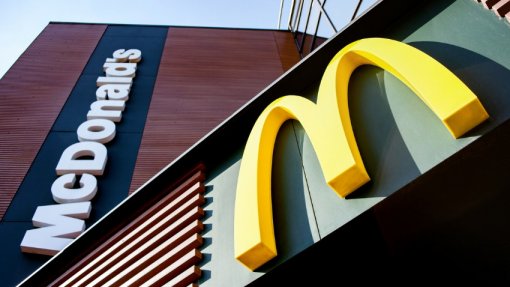 McDonald's заявил, что уходит с российского рынка