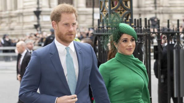 Новый скандал в королевской семье: версия принца Гарри расходится с заявлениями Елизаветы II