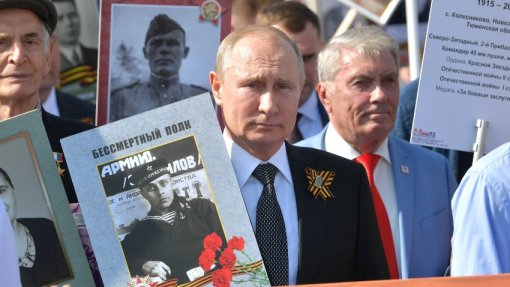В Алма-Ате переименовали акцию "Бессмертный полк" и отказались от Парада Победы