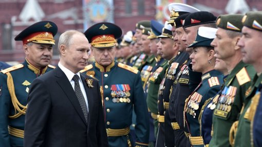 На Параде Победы увидели вероятного молодого преемника Владимира Путина