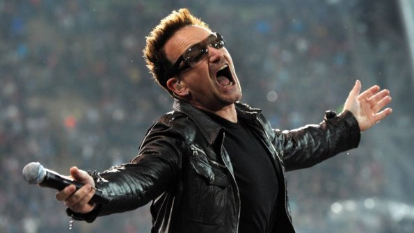 Вслед за Анджелиной Джоли Украину посетил ирландский певец Боно из группы U2