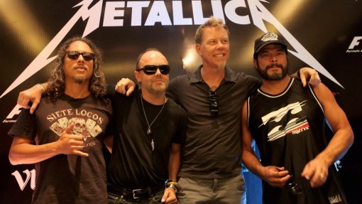 Фанатка группы Metallica родила ребенка во время их концерта