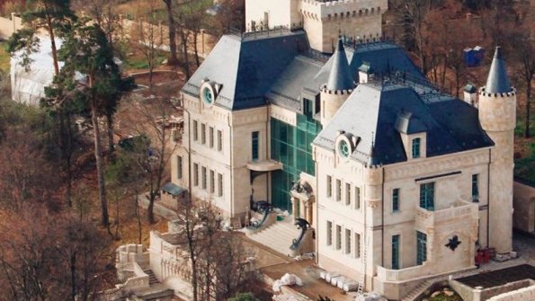 Брошенный замок Галкина и Пугачевой упал в цене в пять раз