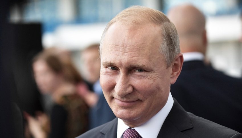 Владимир Путин: Доллар скукоживается, а рубль укрепляется