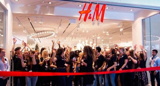 H&M фактически оставляет сотрудников без зарплаты