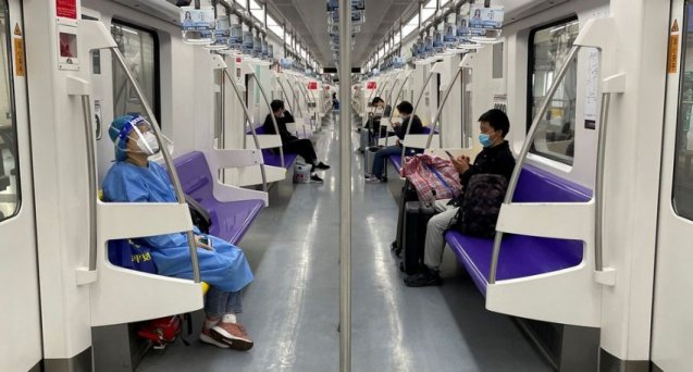 Шанхай возобновил работу метро и планирует полное снятие ограничений из-за COVID-19