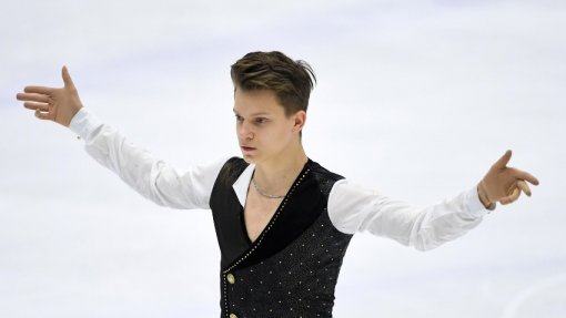 Евгений Семененко впервые вышел на лед в Санкт-Петербурге после травмы