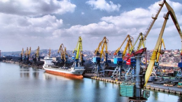 В Мариуполе проводятся работы по восстановлению морского порта