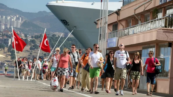 TourProm: туристы из РФ сломали шаблоны и вышли в лидеры по турпотоку в Турции в 2023 году