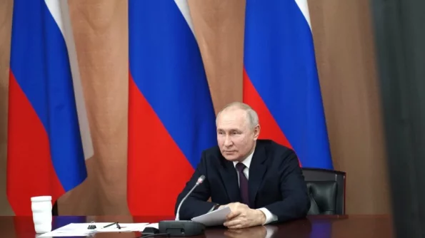 Владимир Путин назвал недоумками всех, кто пытается давить на Россию