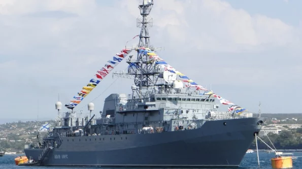 «Рыбарь»: Три морских беспилотника атаковали разведывательный корабль ВМФ РФ в Черном море