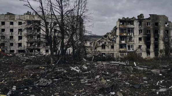 РВ: Дрон ВС Украины снял кадры пылающего Бахмута, охваченного ожесточёнными боями