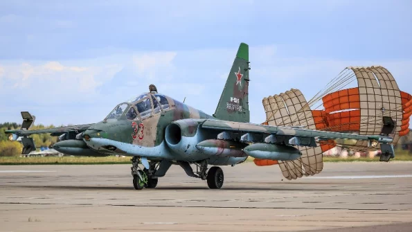 Посадившему подбитый штурмовик Су-25 летчику вручили государственную награду