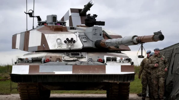 РВ: ВСУ отрабатывает преодоление препятствий в виде «зубов дракона» на танках Challenger-2