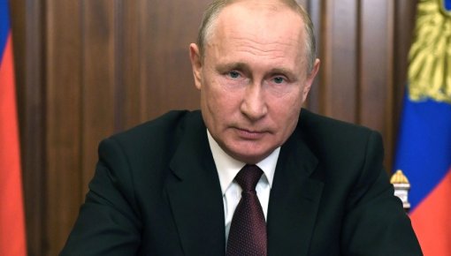 Владимир Путин поручил проиндексировать зарплаты в январе 2023 года