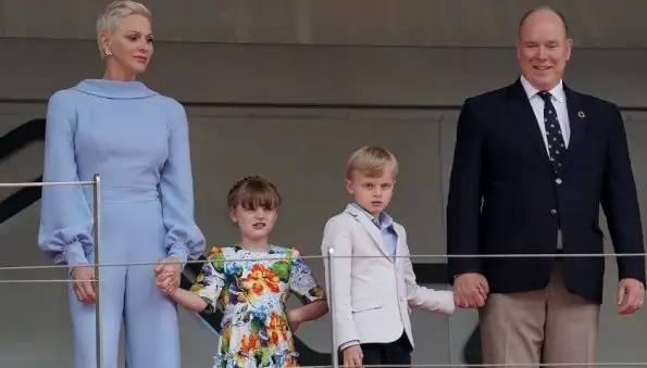 Княгиня Монако Шарлен показала хэллоуинские костюмы детей от Альбера II