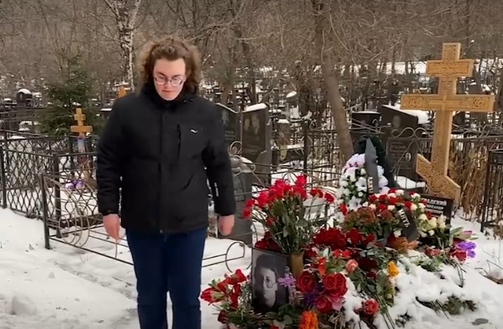 Двойник Градского замечен у могилы мэтра в годовщину его смерти