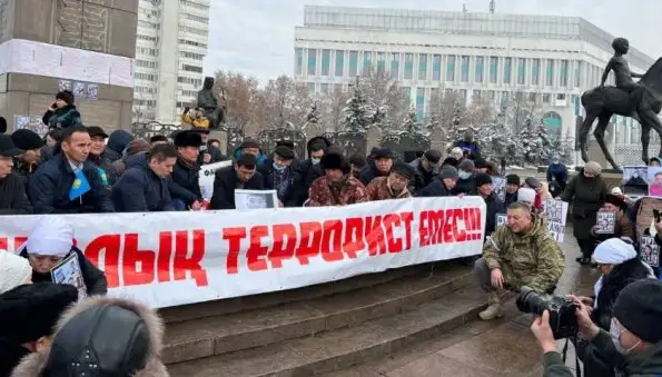 В Астане начались массовые протесты против президента Токаева