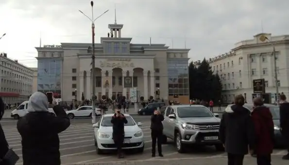 СМИ: В Херсоне украинские полицейские привязывают к столбу сторонников России