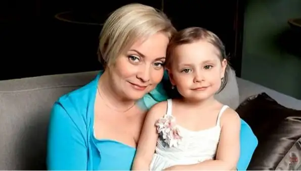Светлана Пермякова показала 10-летнюю дочь Варю, которая младенцем снималась в "Интернах"