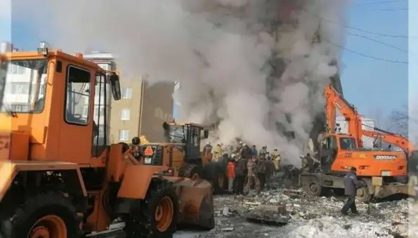 Число жертв взрыва газа в жилом доме на Сахалине выросло до 9 человек, из них 4 - дети