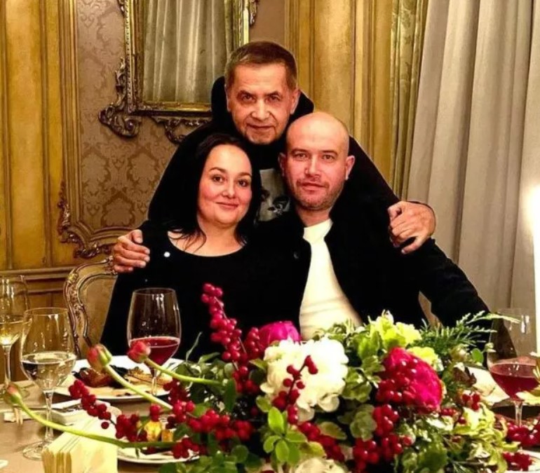 Николай Расторгуев поздравил своего сына с 45-летием