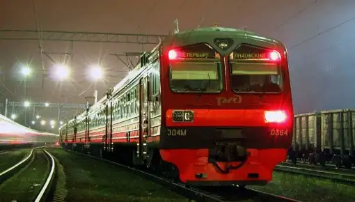 Электричка под Новосибирском сбила насмерть девочку, переходившую пути в наушниках