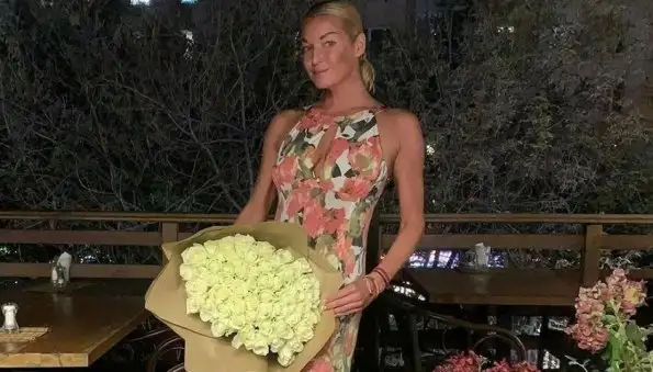 Балерина Анастасия Волочкова выложила видео, где продемонстрировала подарок от поклонника