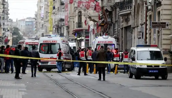 Бомбу в центре Стамбула взорвал террорист-смертник (ВИДЕО)