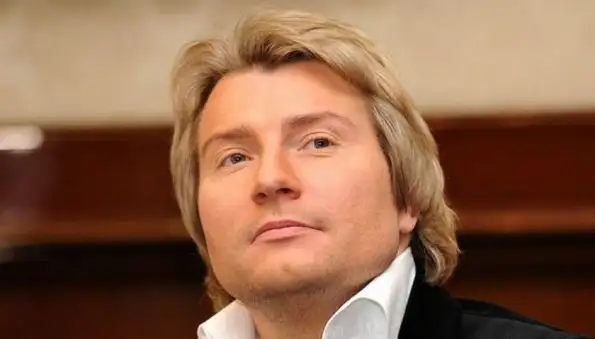 Народный артист РФ Николай Басков был госпитализирован из-за больной ноги