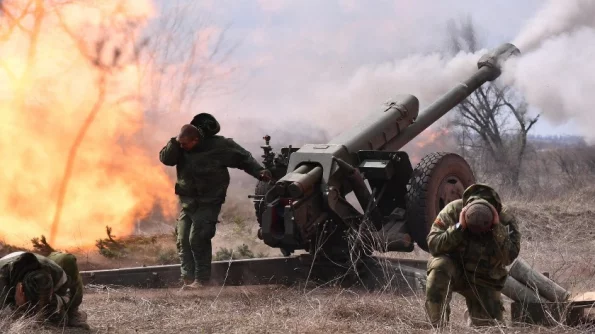 Артиллерия 132-й бригады уничтожает позиции ВСУ в районе Дзержинска (видео)