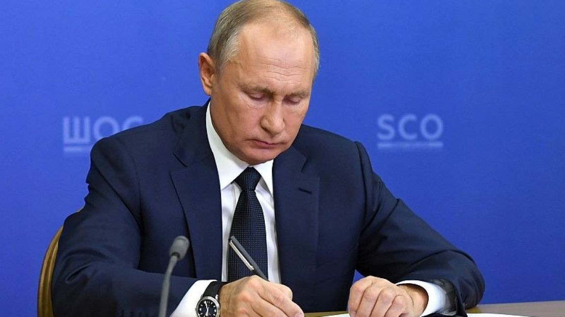 Вчера: Дмитрий Гордон: Кабаева умоляет Путина уйти в отставку
