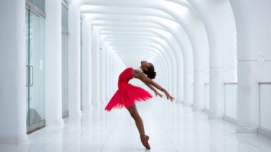 Беременная балерина попала на обложку Vogue