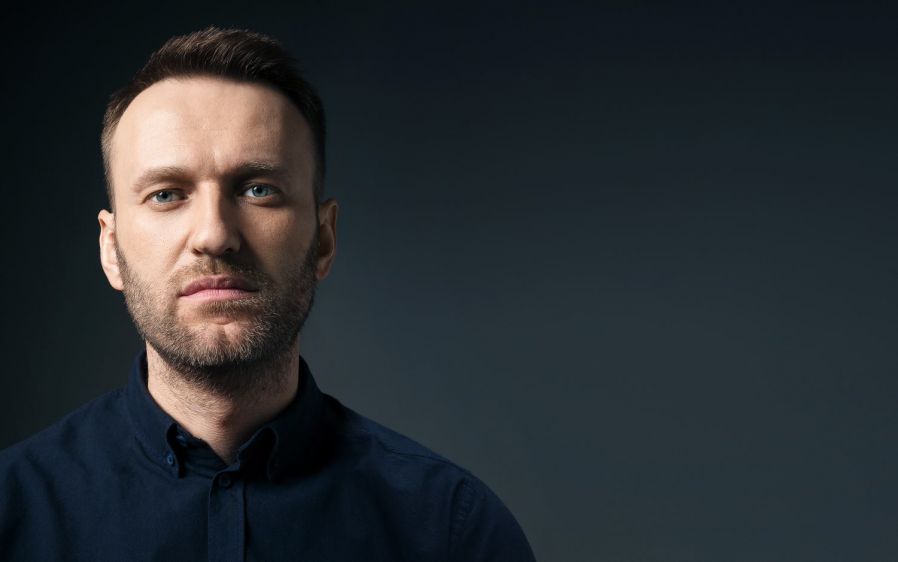 Навальный подал иск к Пескову из-за обвинений в сотрудничестве с ЦРУ