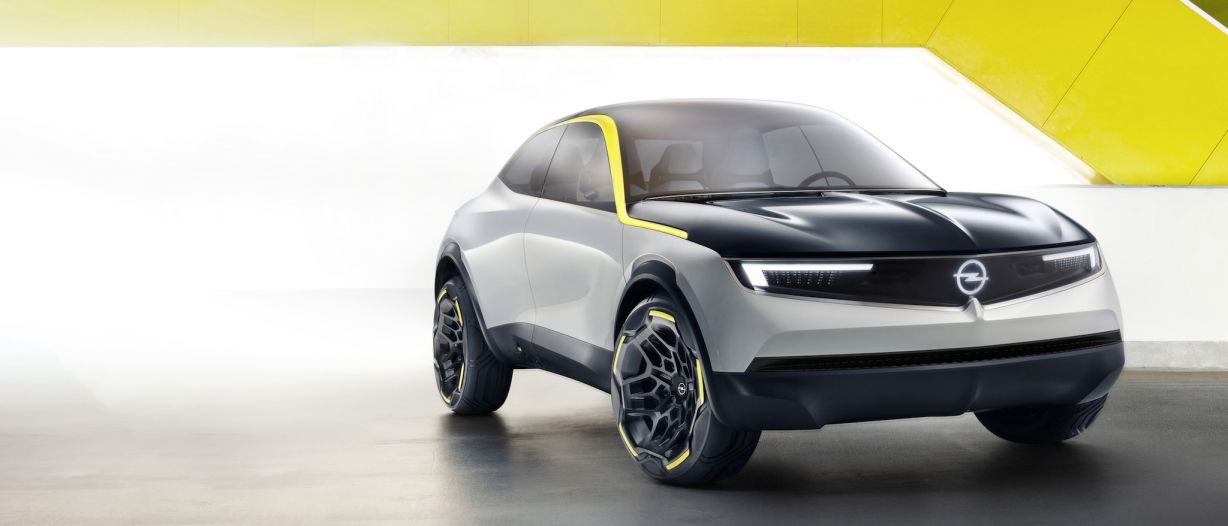 Компания Opel представила новые логотип и цвет бренда