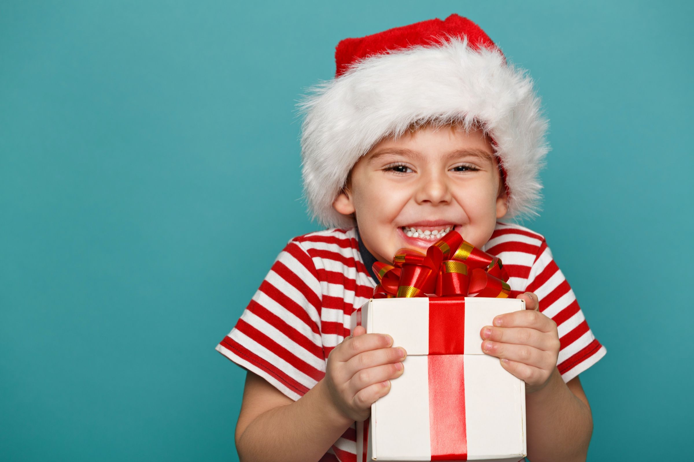 Мэр Красноярска признался, что иногда пробует новогодние подарки для детей