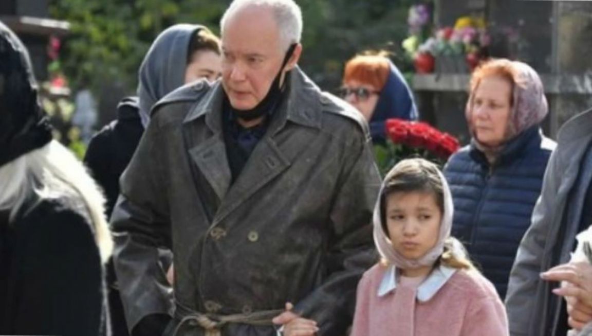 Владимир Конкин отдал осиротевшую внучку на поруки своей племяннице