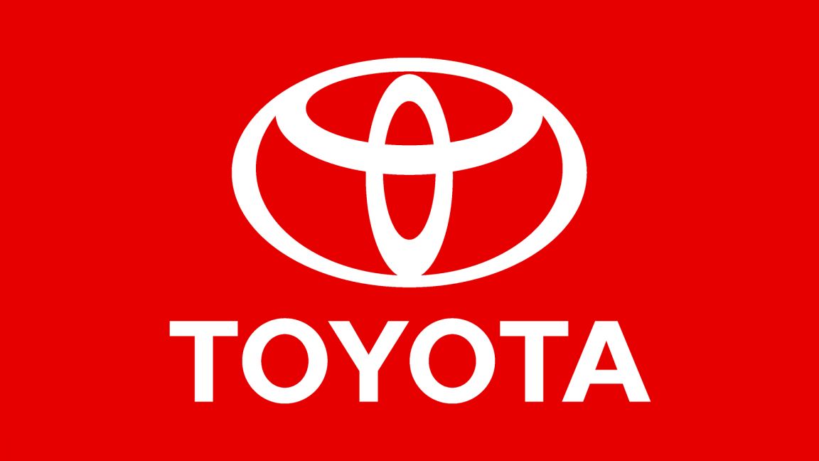 Компания Toyota представит новый седан дешевле Camry