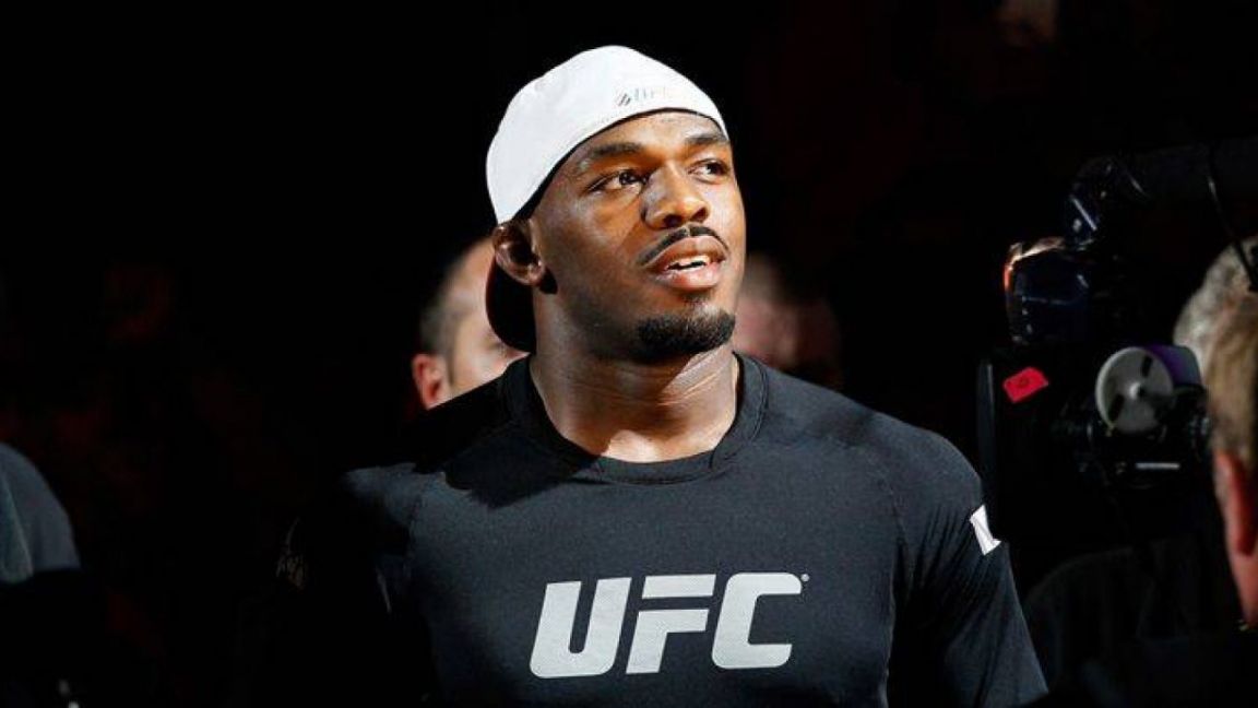 Президент UFC заявил, что не обсуждал с Джонсом его переход в тяжелый вес