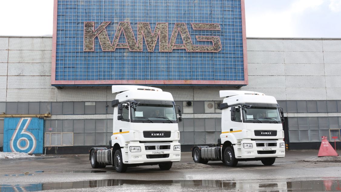 Продажи новых грузовиков в России в октябре снизились на 9%