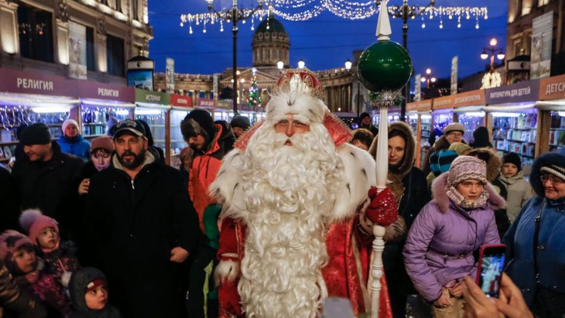 Дед Мороз из-за коронавируса в этом году не приедет на Дворцовую площадь